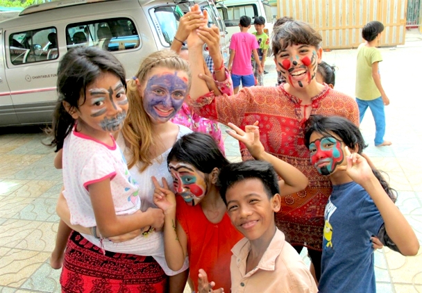 c7e0c873d763801d78856820dbfb5c08_cambodia_volunteering_hiv_main.001.jpg