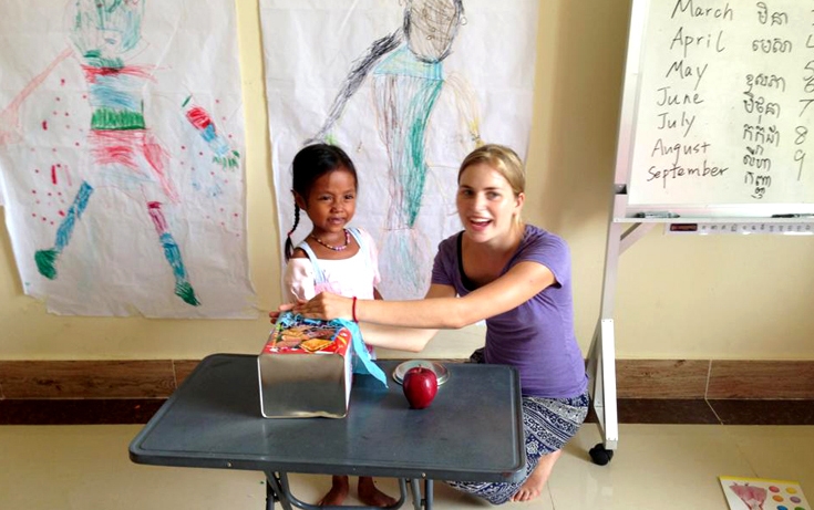 cb11ac284a1b47e5e43905a66287ce70_gapyear_project_cambodia_children_volunteer07.jpeg